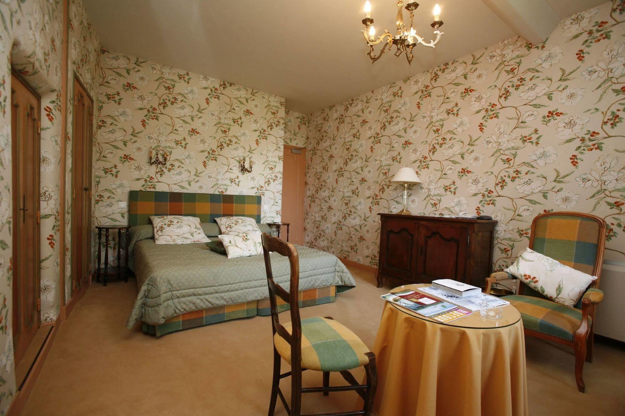 Hotel Chateau De Castel Novel - Les Collectionneurs Varetz Екстер'єр фото
